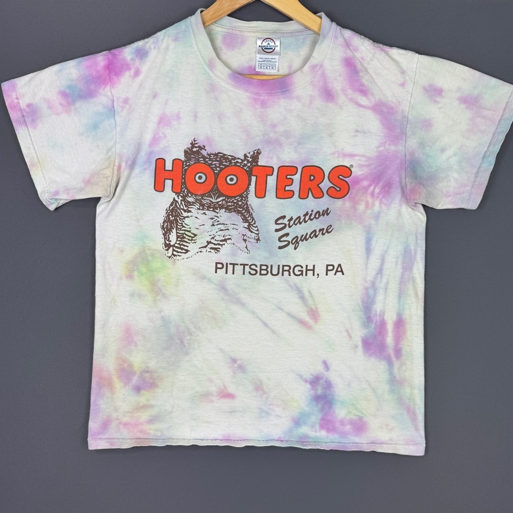 Vintage Y2K Hooters Restaurant Promo Station Square Pittsburgh PA Owl Tie Dye